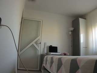 voyeurcam charmhellen kitchen